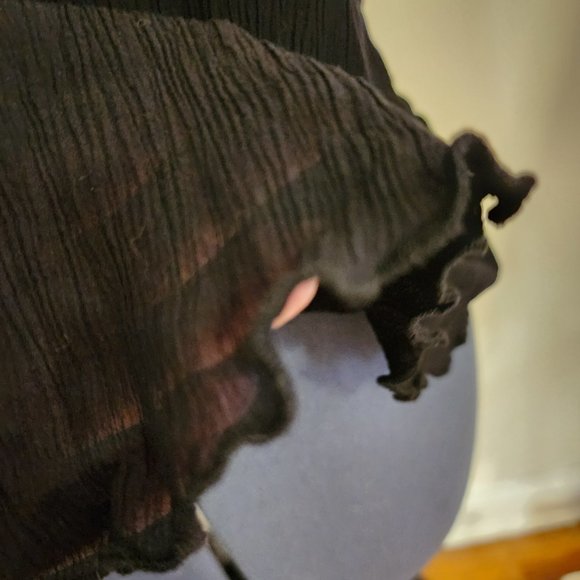 Free People black lettuce trim top, low cut - L - Picture 8 of 8